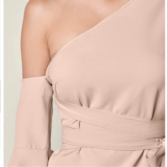 Elegant One-Shoulder Ruffle Sleeve Top new size 6 - Picture 2 of 5